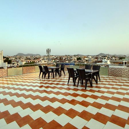 Hotel Royal Dezire Udaipur Esterno foto